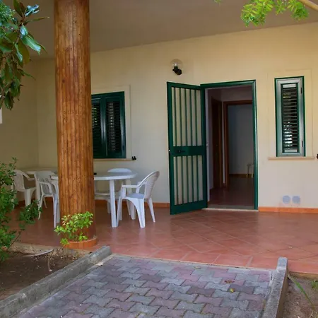 Aparthotel Baia Di 3*