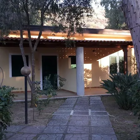 Aparthotel Baia Di 3*